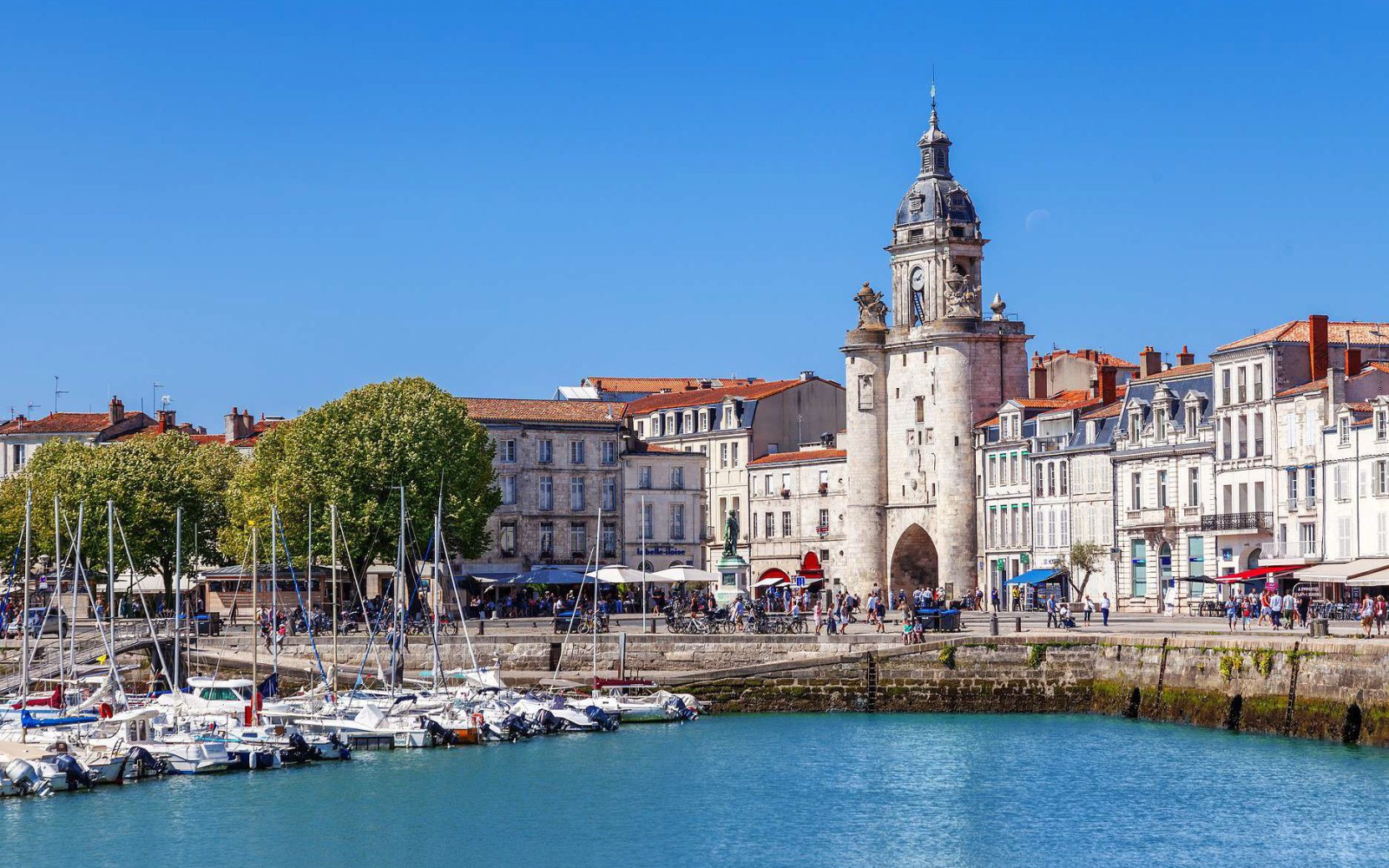 Wanderer Footsteps: Tailored Tours & Unique Journeys